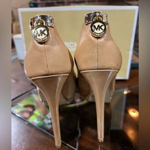 MK shoes